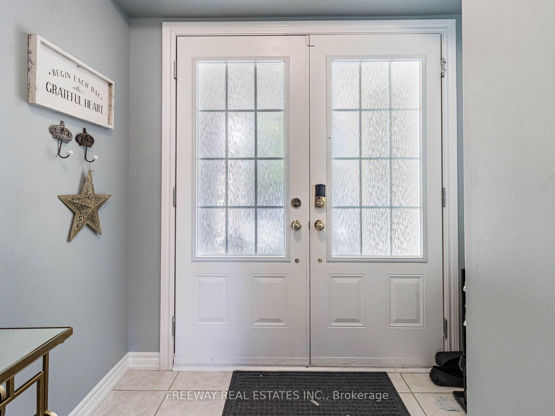Photo 3 of 46 Miami Grove, Brampton, Heart Lake East — HOMEH