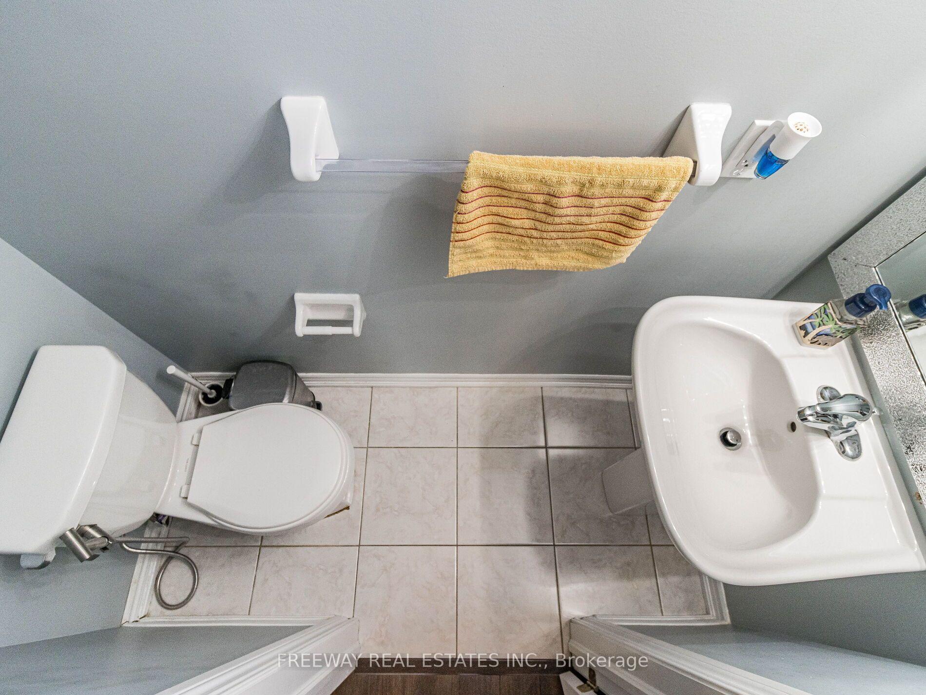 Photo 11 of 46 Miami Grove, Brampton, Heart Lake East — HOMEH