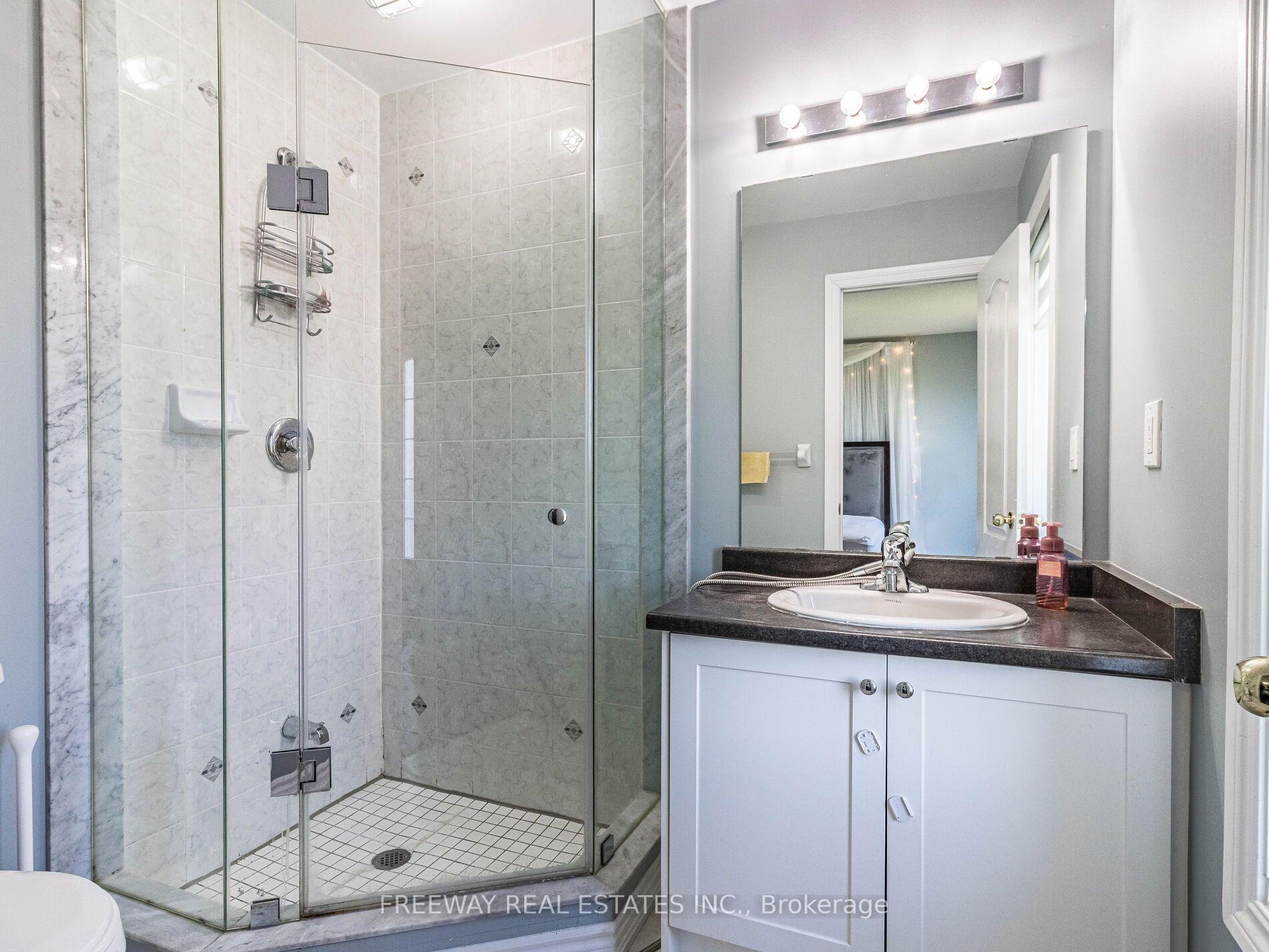 Photo 15 of 46 Miami Grove, Brampton, Heart Lake East — HOMEH