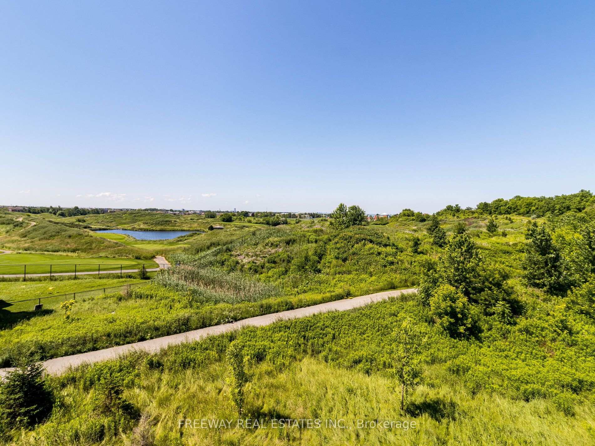 Photo 17 of 46 Miami Grove, Brampton, Heart Lake East — HOMEH