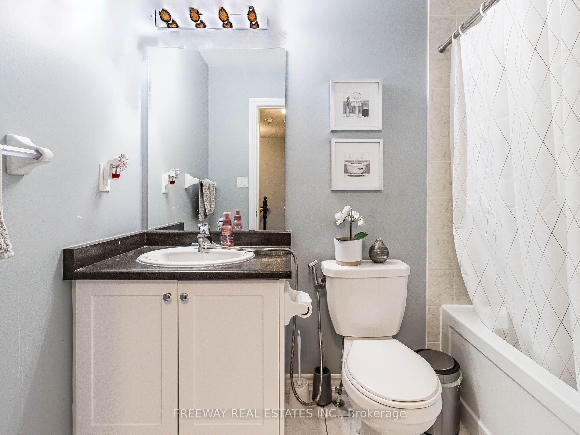Photo 22 of 46 Miami Grove, Brampton, Heart Lake East — HOMEH