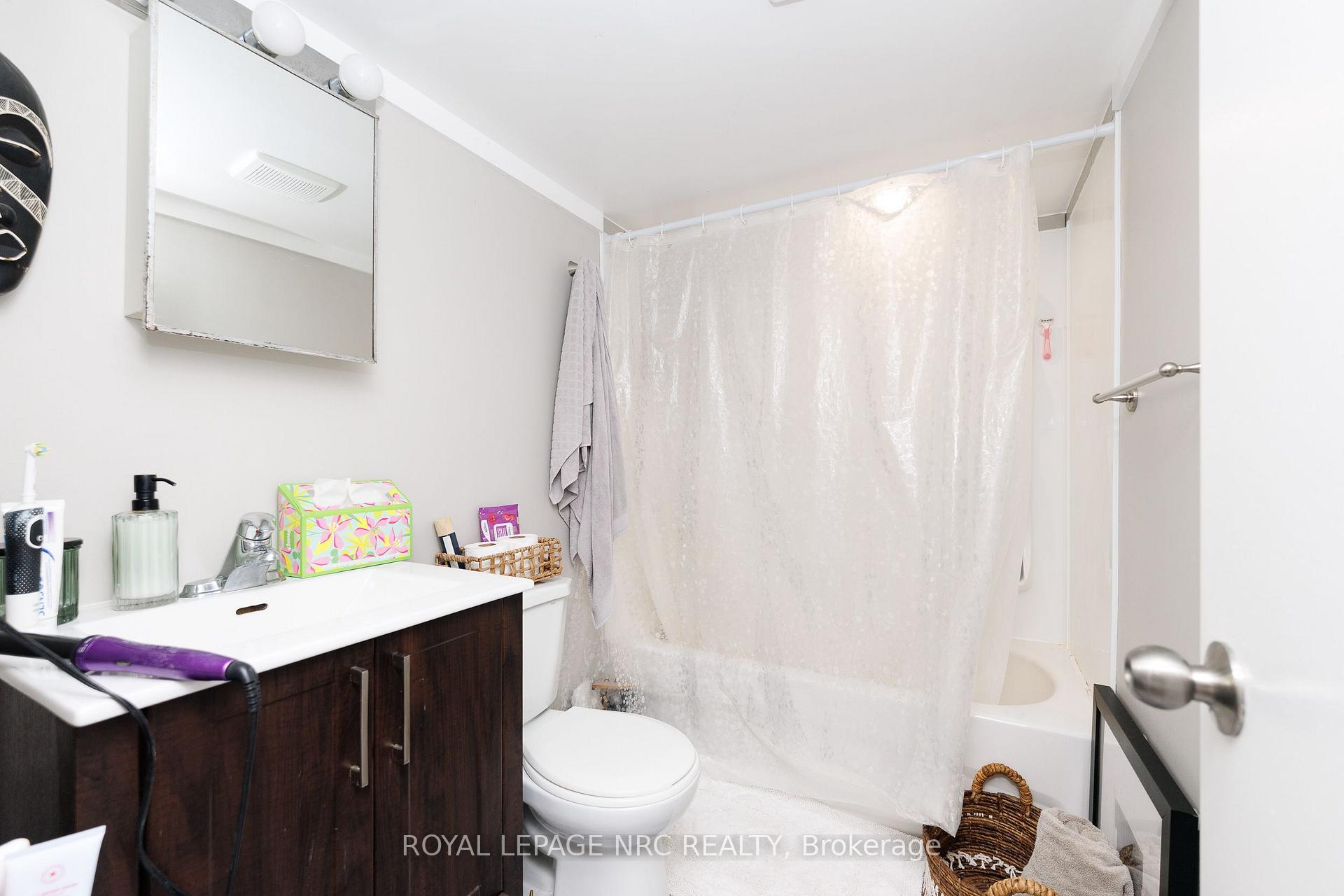 Photo 19 of 199 Russell Avenue, St. Catharines, Downtown — HOMEH