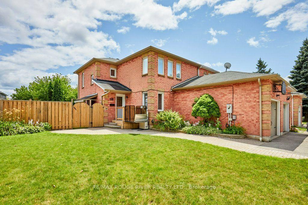 Photo 3 of 216 Wright Crescent, Ajax, Central — HOMEH