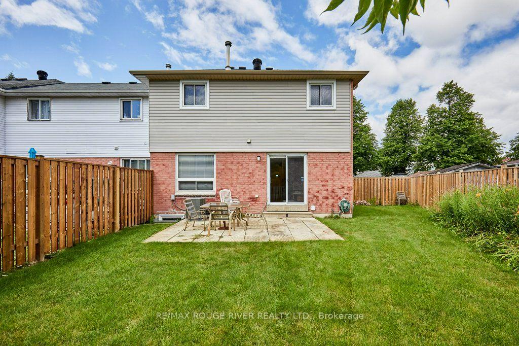 Photo 8 of 216 Wright Crescent, Ajax, Central — HOMEH