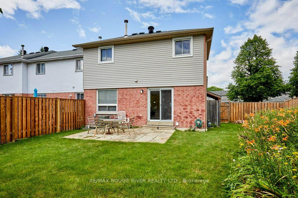 Photo 9 of 216 Wright Crescent, Ajax, Central — HOMEH