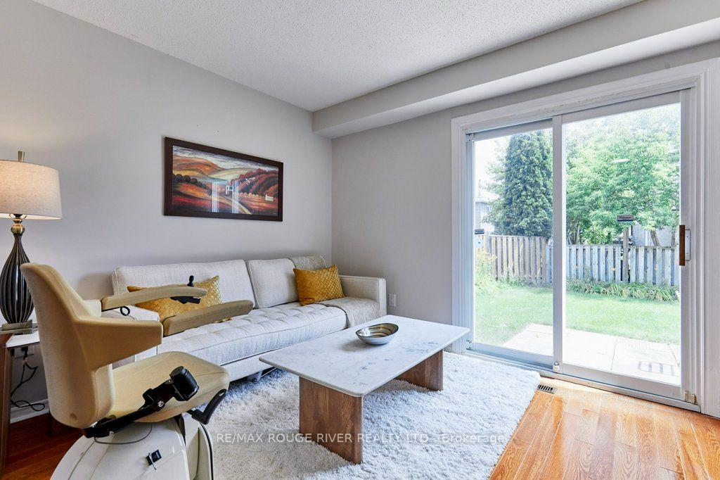 Photo 10 of 216 Wright Crescent, Ajax, Central — HOMEH