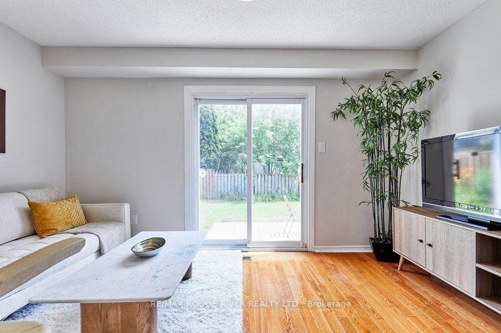 Photo 11 of 216 Wright Crescent, Ajax, Central — HOMEH