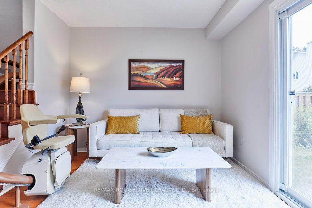 Photo 13 of 216 Wright Crescent, Ajax, Central — HOMEH