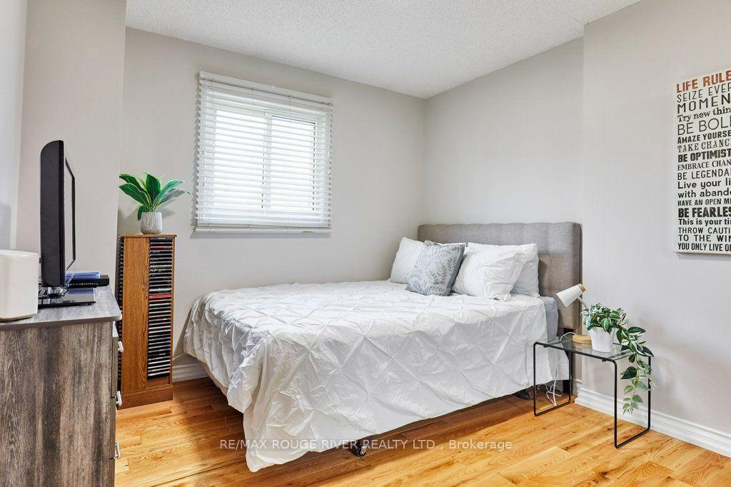 Photo 35 of 216 Wright Crescent, Ajax, Central — HOMEH