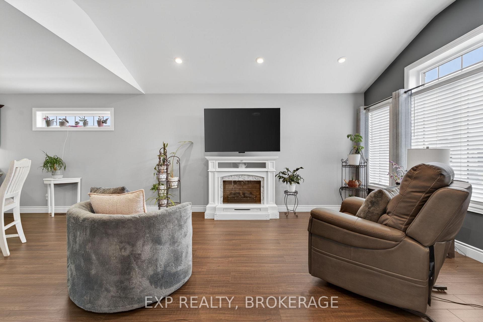 Photo 5 of 79 Deacon Place, Belleville, Belleville Ward — HOMEH