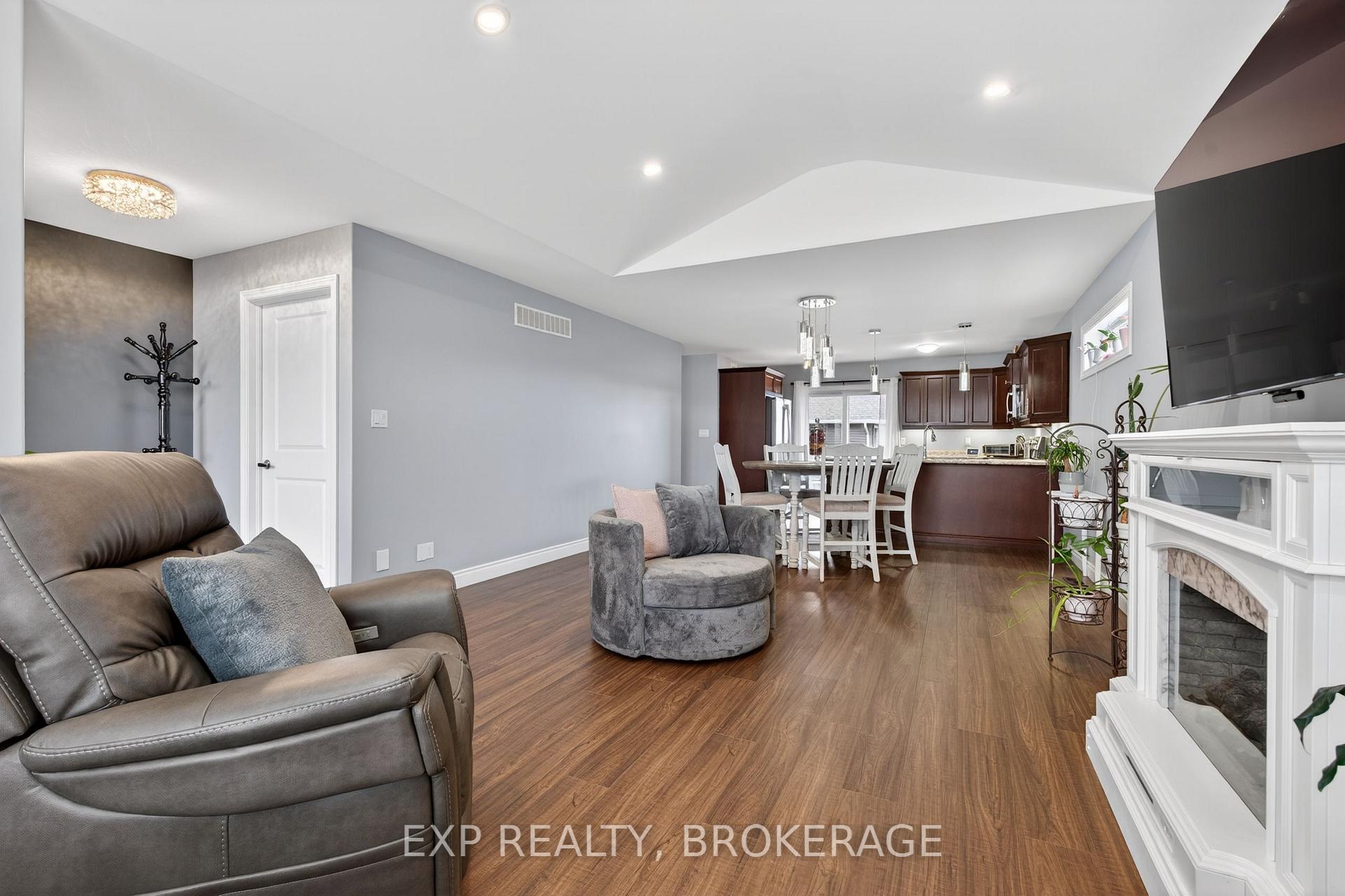 Photo 7 of 79 Deacon Place, Belleville, Belleville Ward — HOMEH