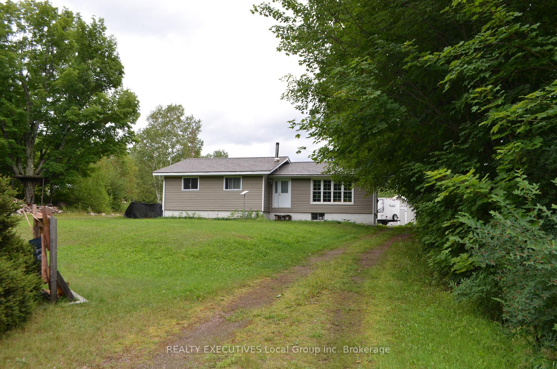 Photo 2 of 1405 Pioneer Road, Chisholm — HOMEH