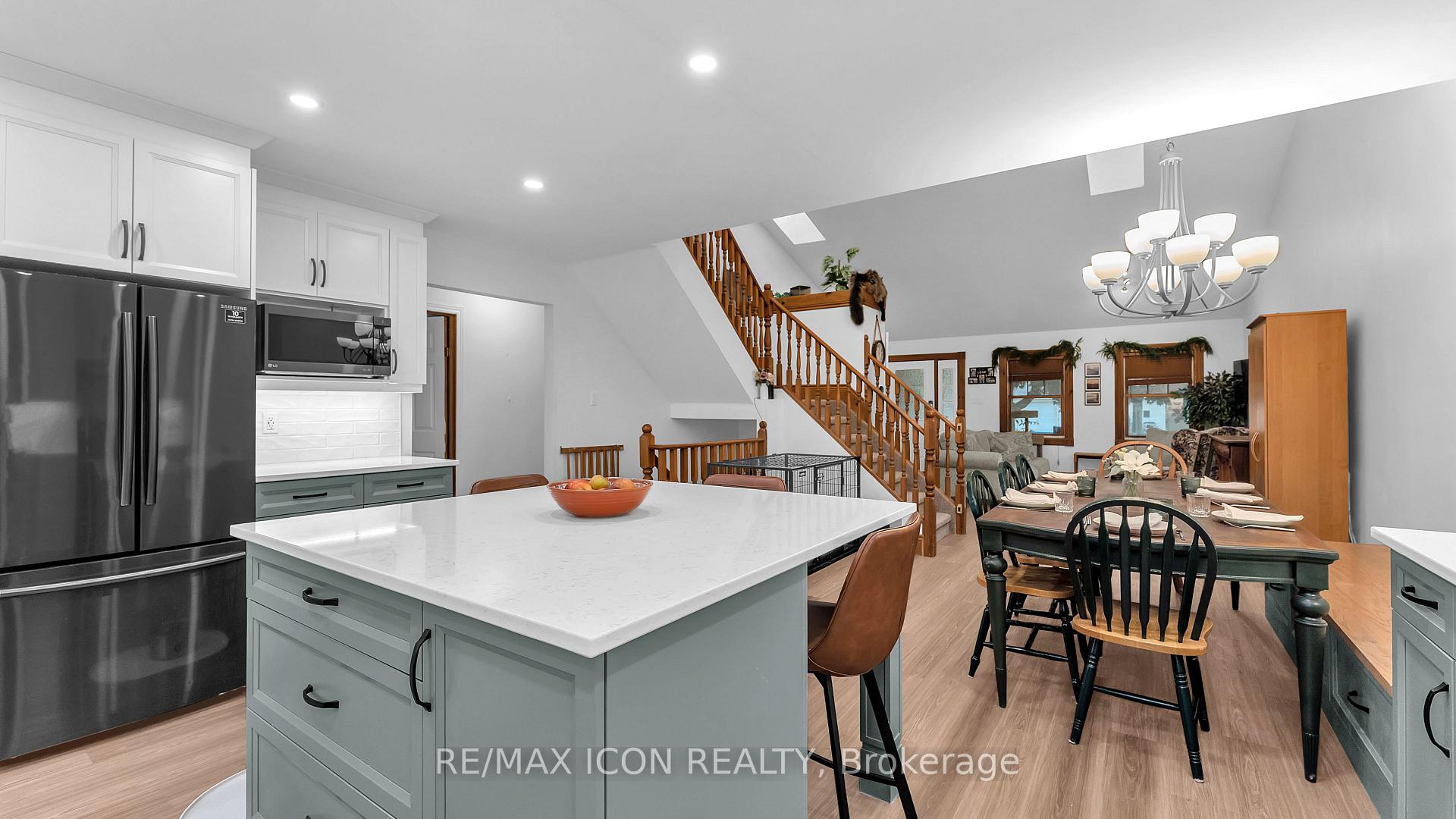 Photo 6 of 158 Broadway Street, North Middlesex, Parkhill — HOMEH