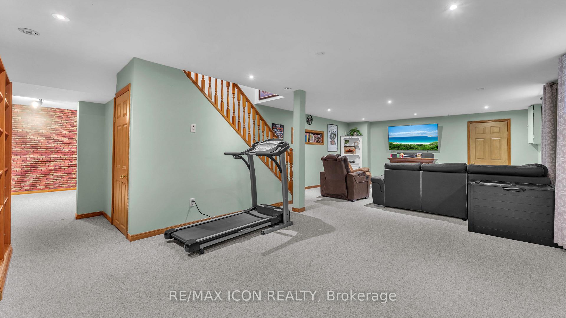 Photo 21 of 158 Broadway Street, North Middlesex, Parkhill — HOMEH