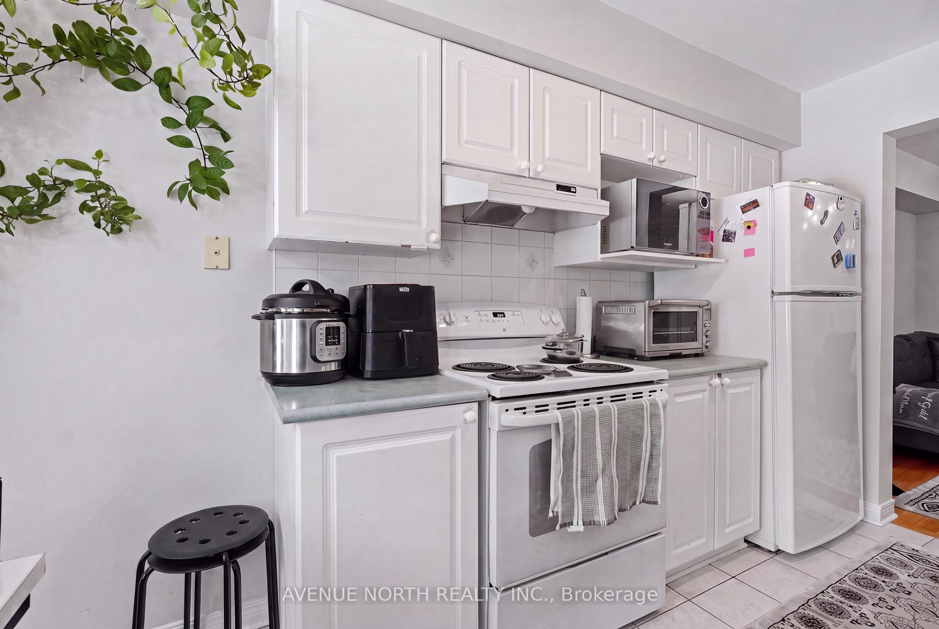 Photo 5 of 276 Windhurst Drive, Ottawa, Barrhaven East — HOMEH