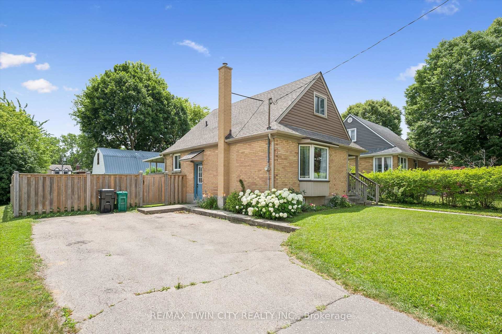 Photo 6 of 129 Florence Avenue, Kitchener, Centreville Chicopee — HOMEH