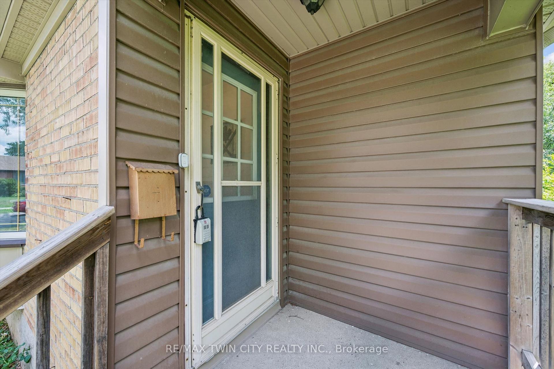 Photo 9 of 129 Florence Avenue, Kitchener, Centreville Chicopee — HOMEH