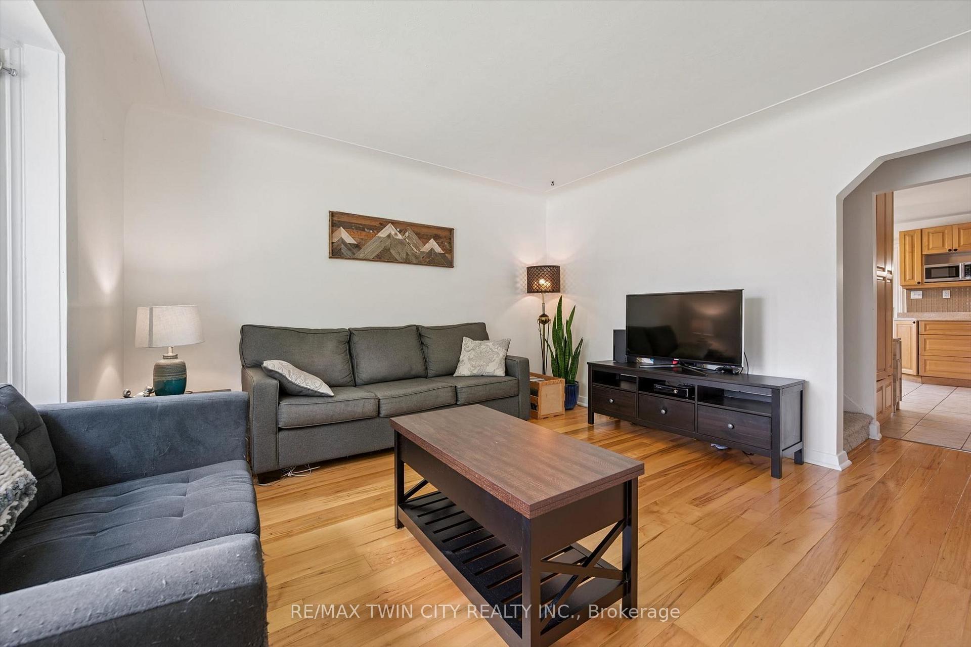 Photo 11 of 129 Florence Avenue, Kitchener, Centreville Chicopee — HOMEH