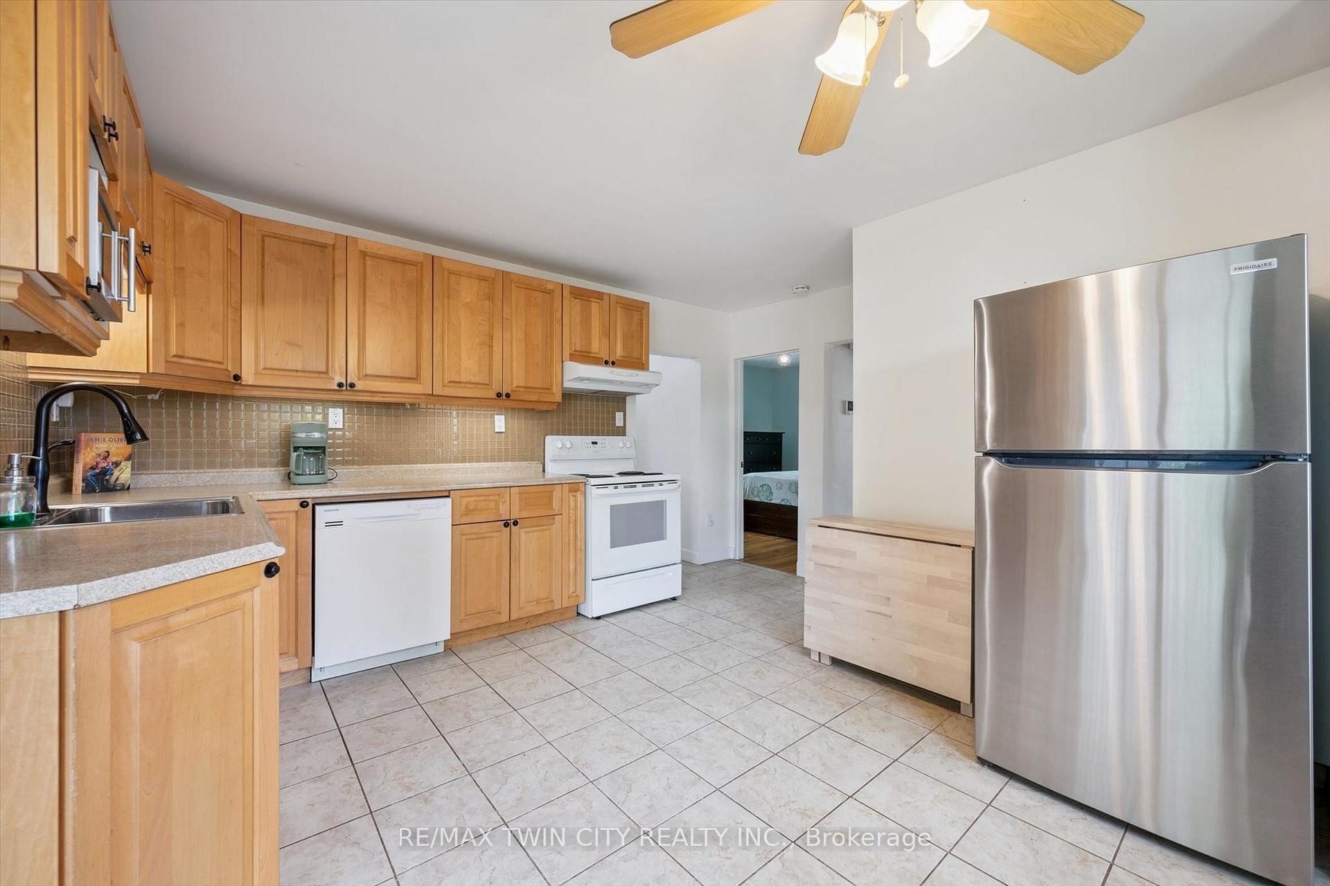 Photo 18 of 129 Florence Avenue, Kitchener, Centreville Chicopee — HOMEH
