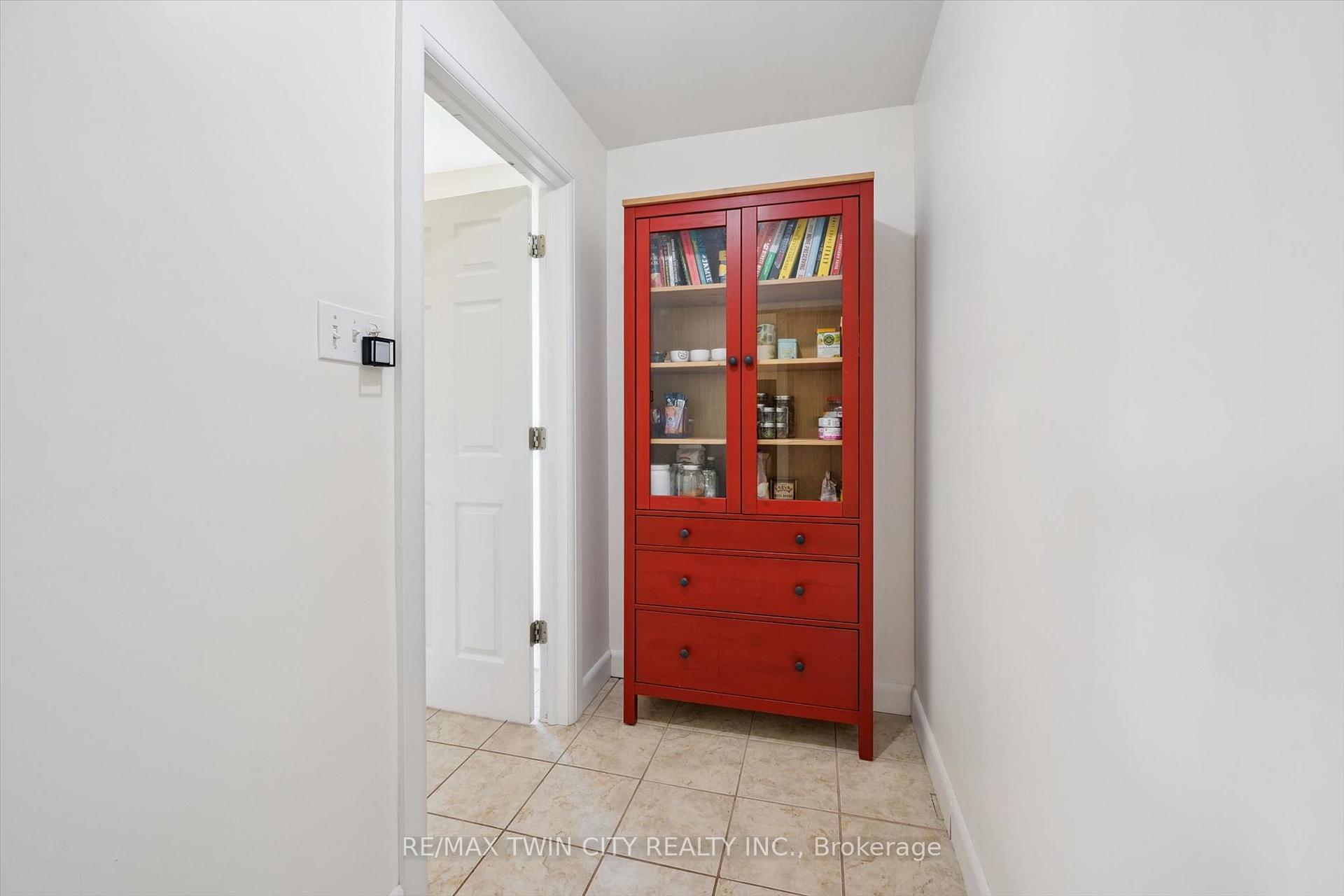 Photo 19 of 129 Florence Avenue, Kitchener, Centreville Chicopee — HOMEH
