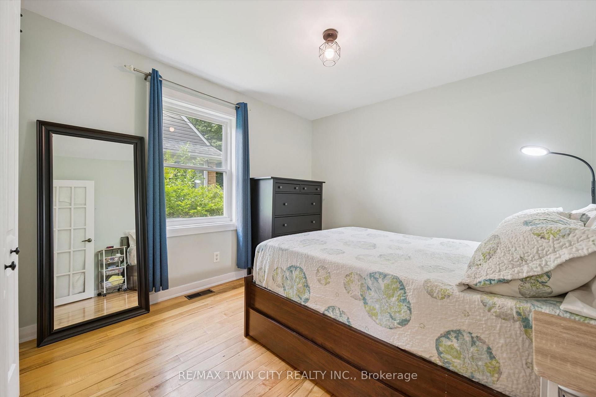 Photo 22 of 129 Florence Avenue, Kitchener, Centreville Chicopee — HOMEH