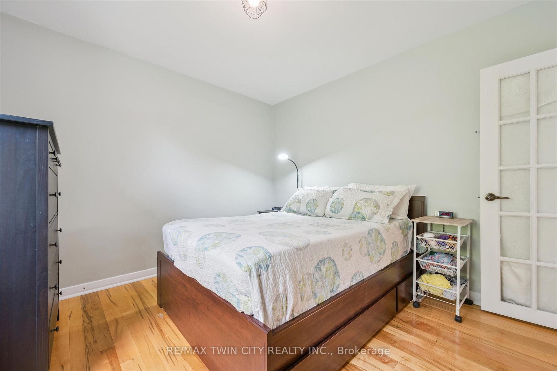 Photo 23 of 129 Florence Avenue, Kitchener, Centreville Chicopee — HOMEH