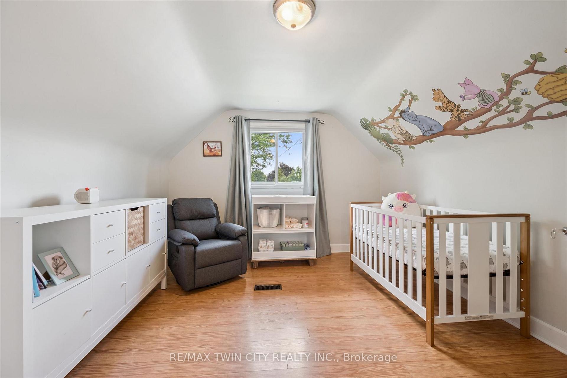 Photo 28 of 129 Florence Avenue, Kitchener, Centreville Chicopee — HOMEH