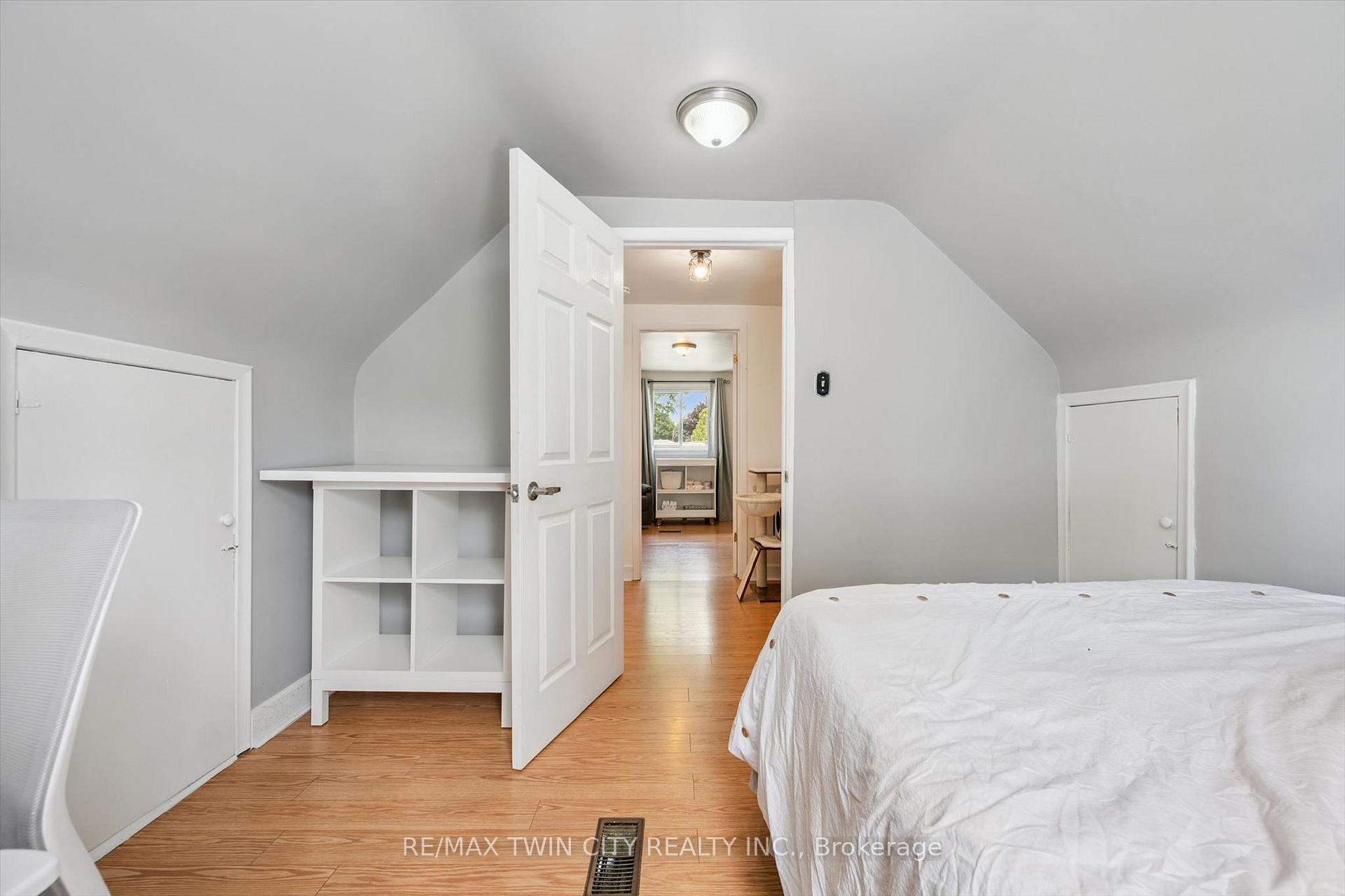 Photo 31 of 129 Florence Avenue, Kitchener, Centreville Chicopee — HOMEH