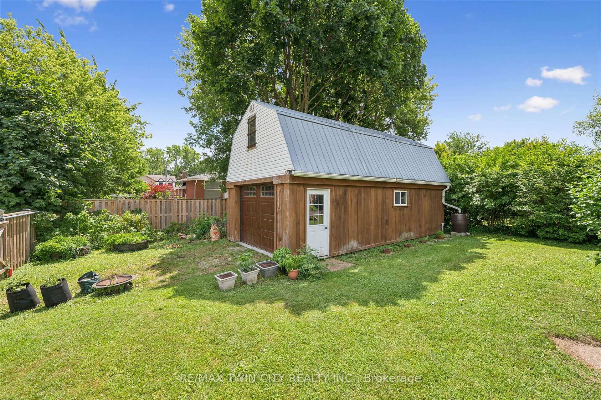 Photo 34 of 129 Florence Avenue, Kitchener, Centreville Chicopee — HOMEH