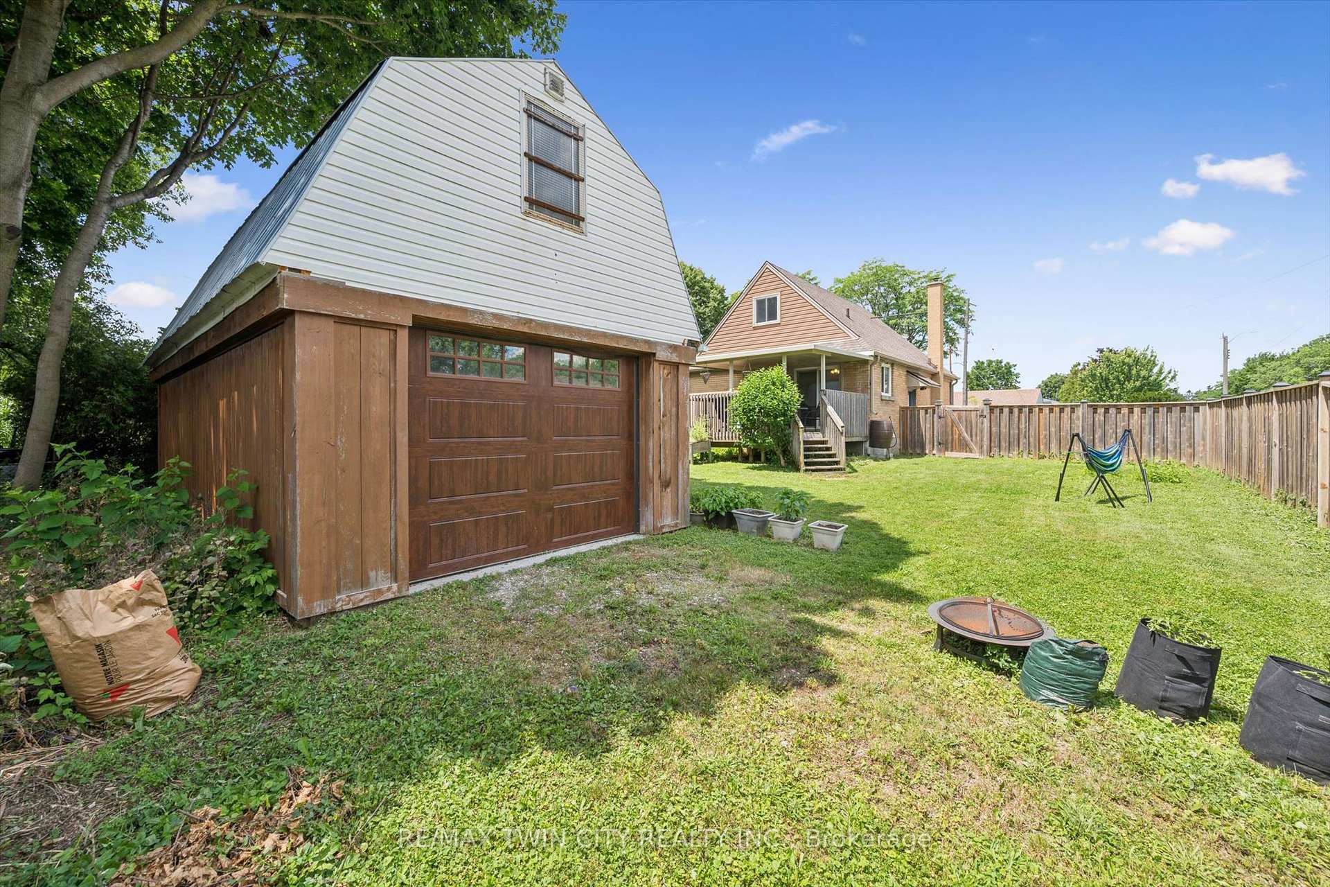 Photo 35 of 129 Florence Avenue, Kitchener, Centreville Chicopee — HOMEH