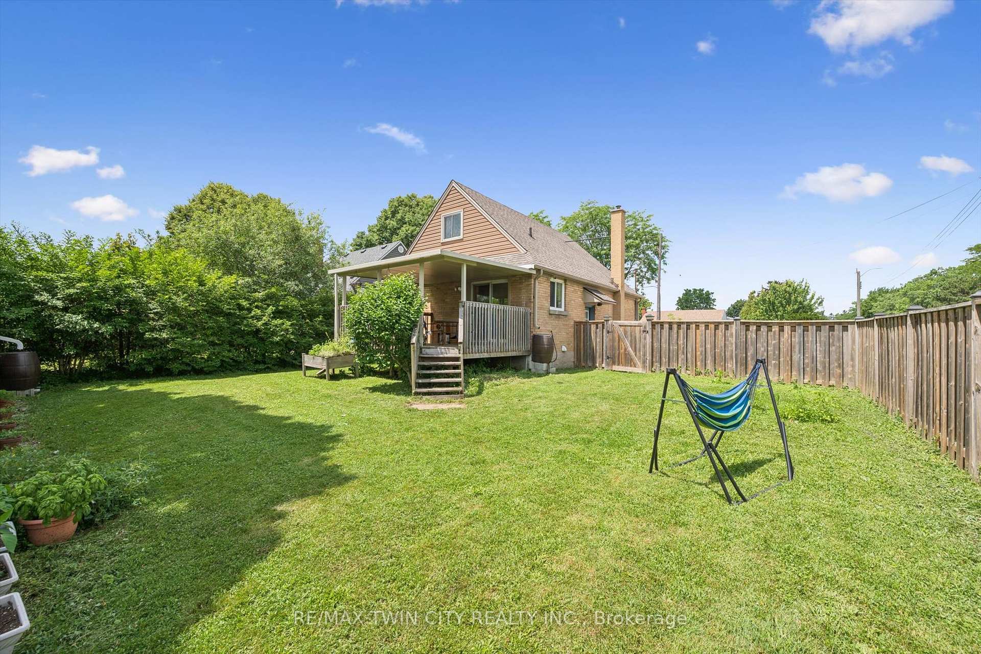 Photo 36 of 129 Florence Avenue, Kitchener, Centreville Chicopee — HOMEH