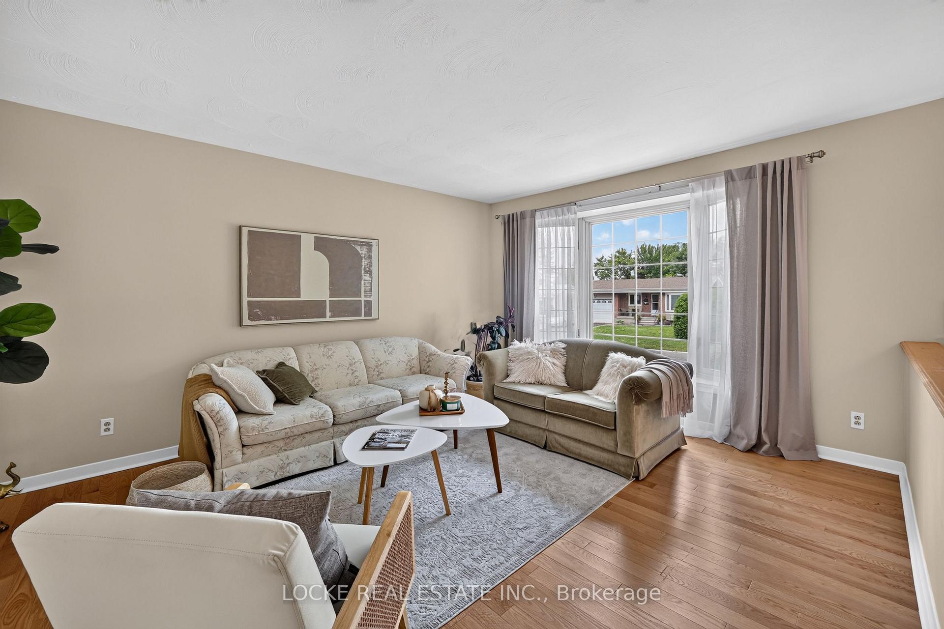 Photo 4 of 126 Juniper Street, Ottawa, Chatelaine Village — HOMEH