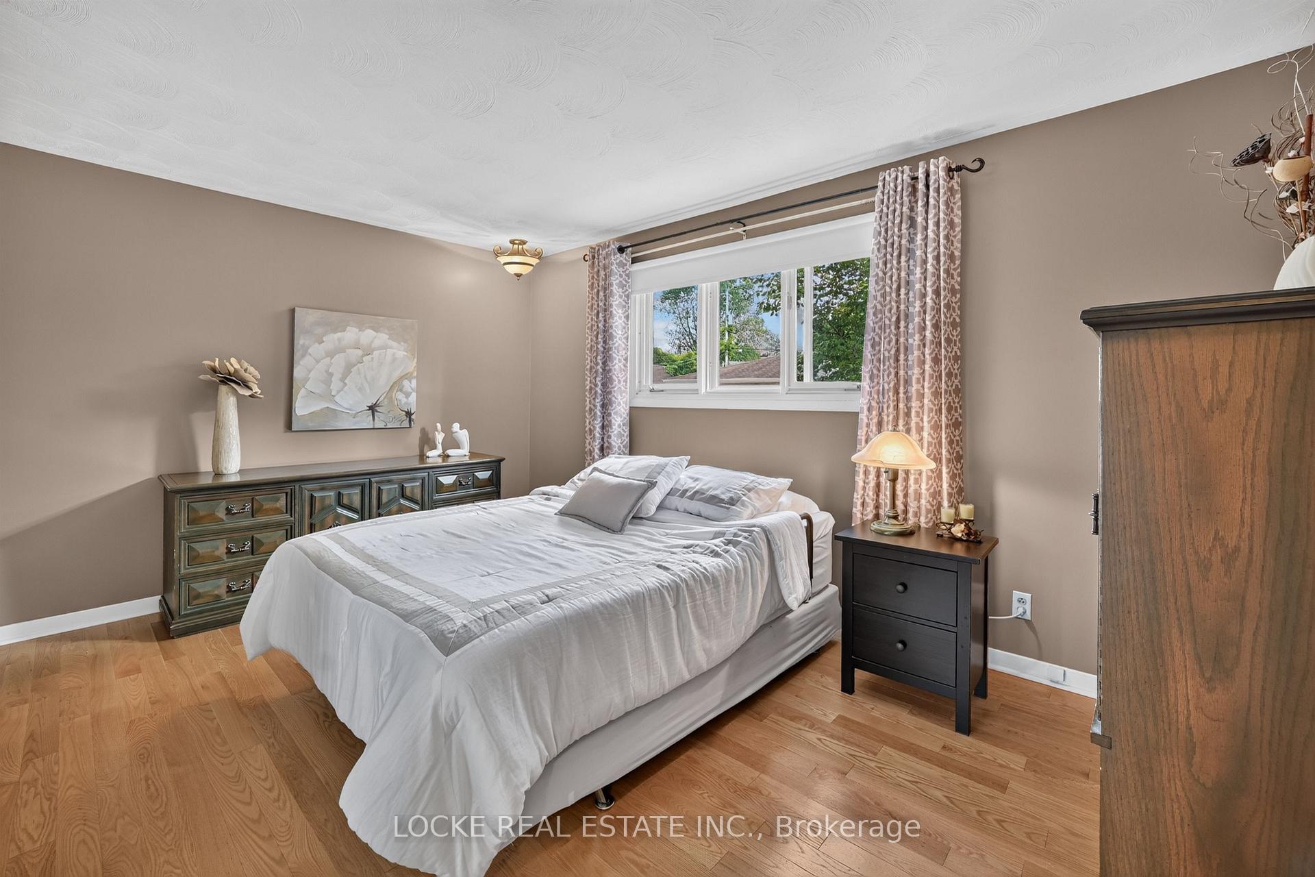 Photo 16 of 126 Juniper Street, Ottawa, Chatelaine Village — HOMEH
