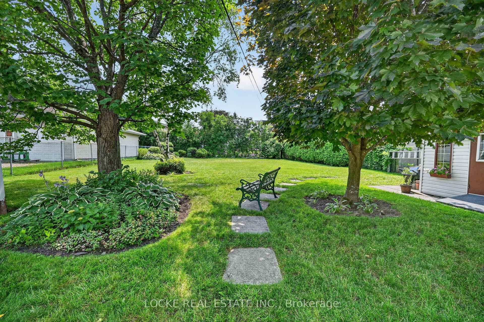 Photo 37 of 126 Juniper Street, Ottawa, Chatelaine Village — HOMEH