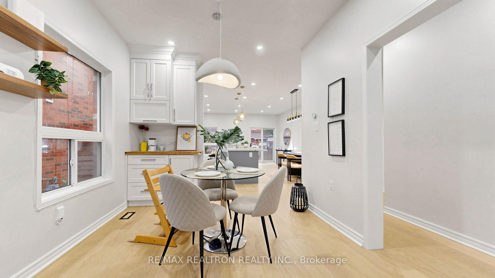 Photo 9 of 21 Belvia Drive, Vaughan, Patterson — HOMEH