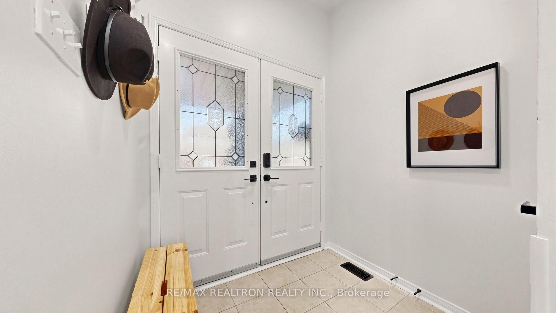 Photo 14 of 21 Belvia Drive, Vaughan, Patterson — HOMEH