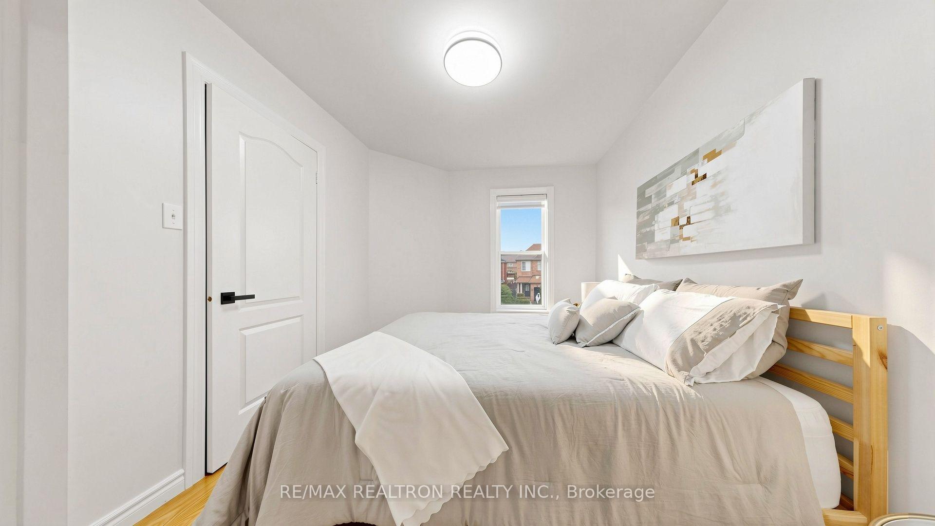 Photo 19 of 21 Belvia Drive, Vaughan, Patterson — HOMEH