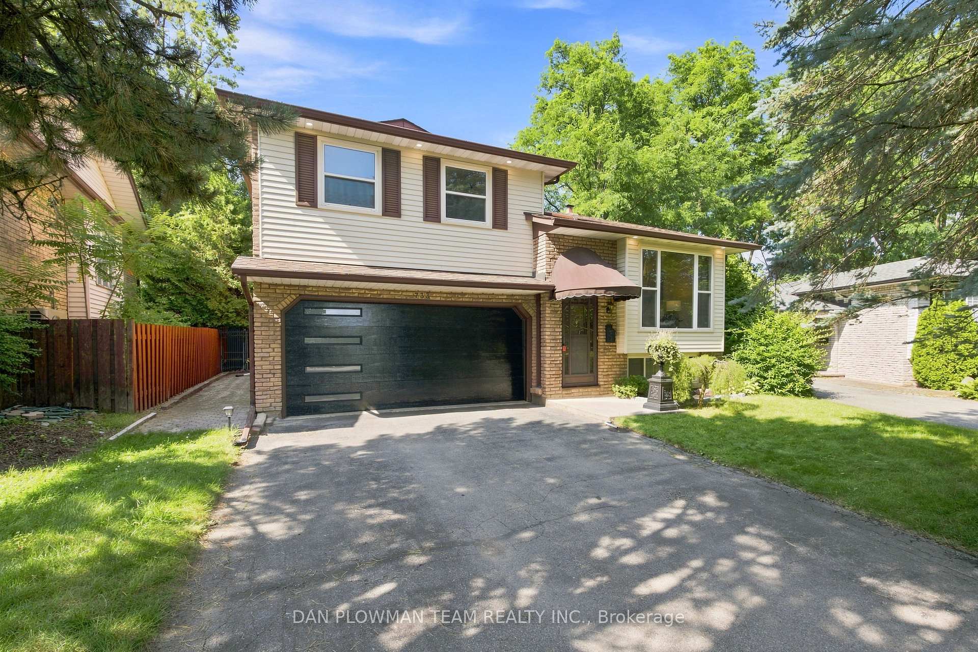 Photo 1 of 733 Tarn Court, Oshawa, McLaughlin — HOMEH