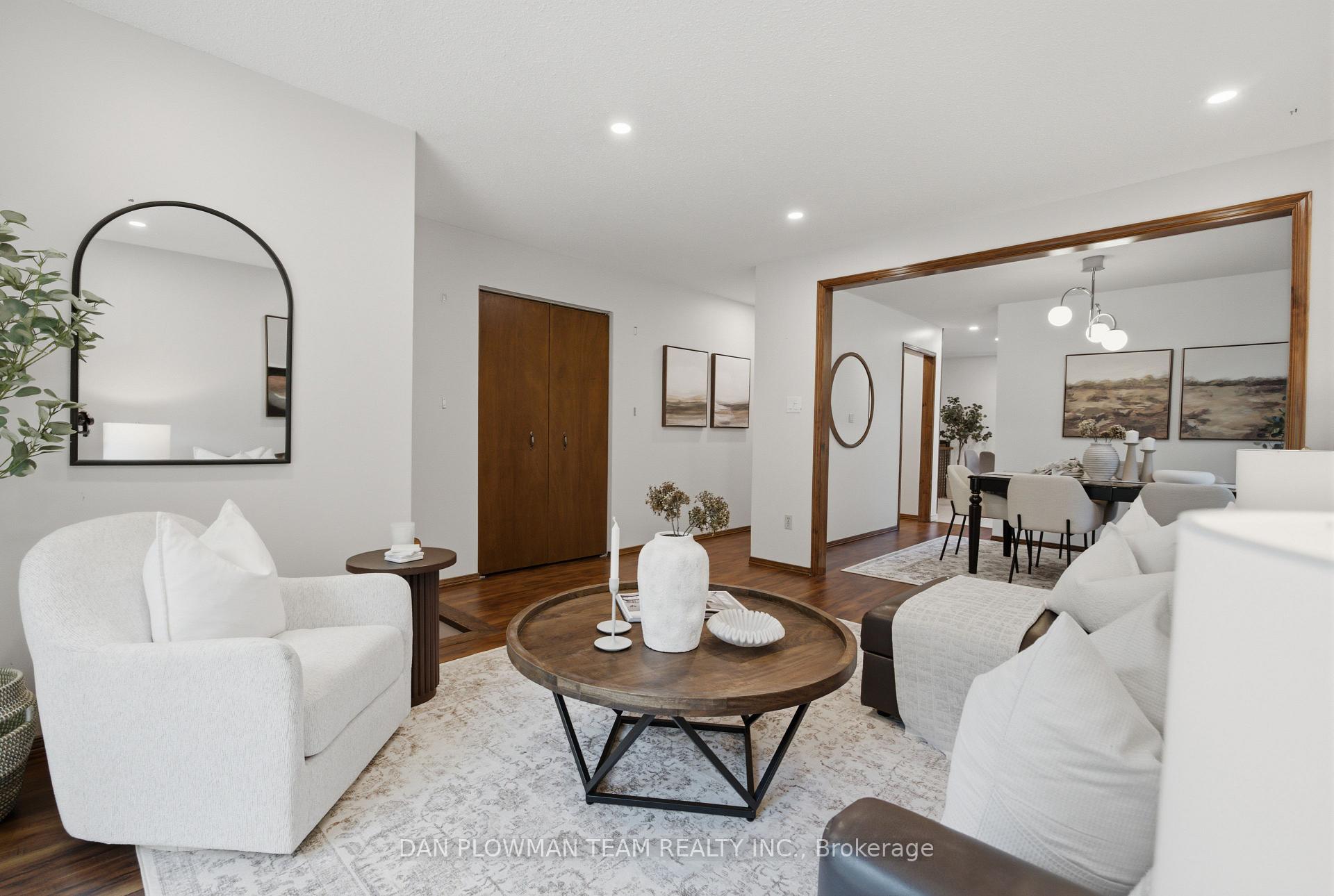 Photo 7 of 733 Tarn Court, Oshawa, McLaughlin — HOMEH