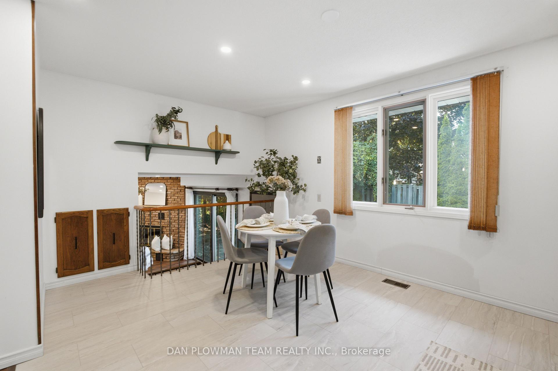 Photo 12 of 733 Tarn Court, Oshawa, McLaughlin — HOMEH