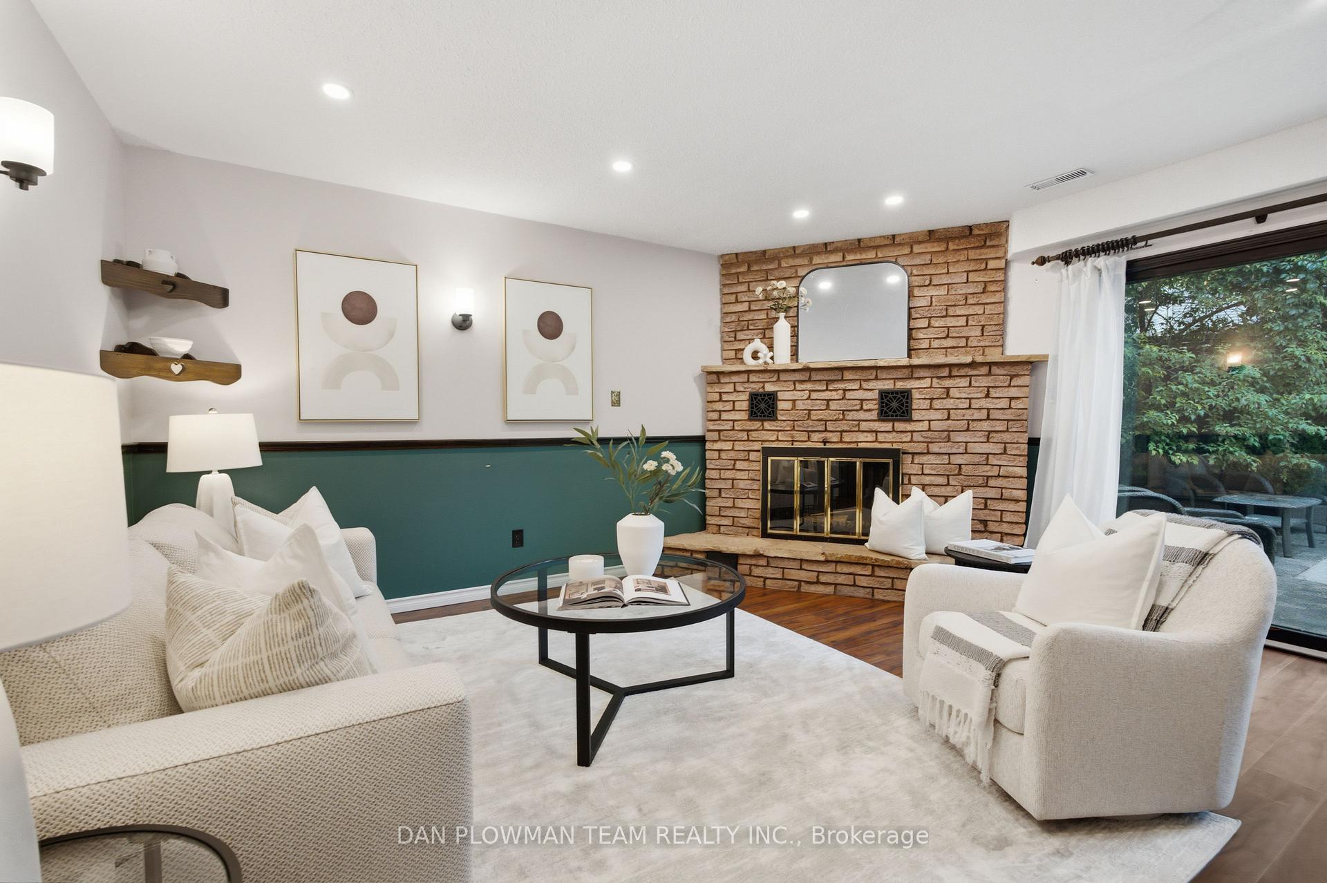 Photo 13 of 733 Tarn Court, Oshawa, McLaughlin — HOMEH
