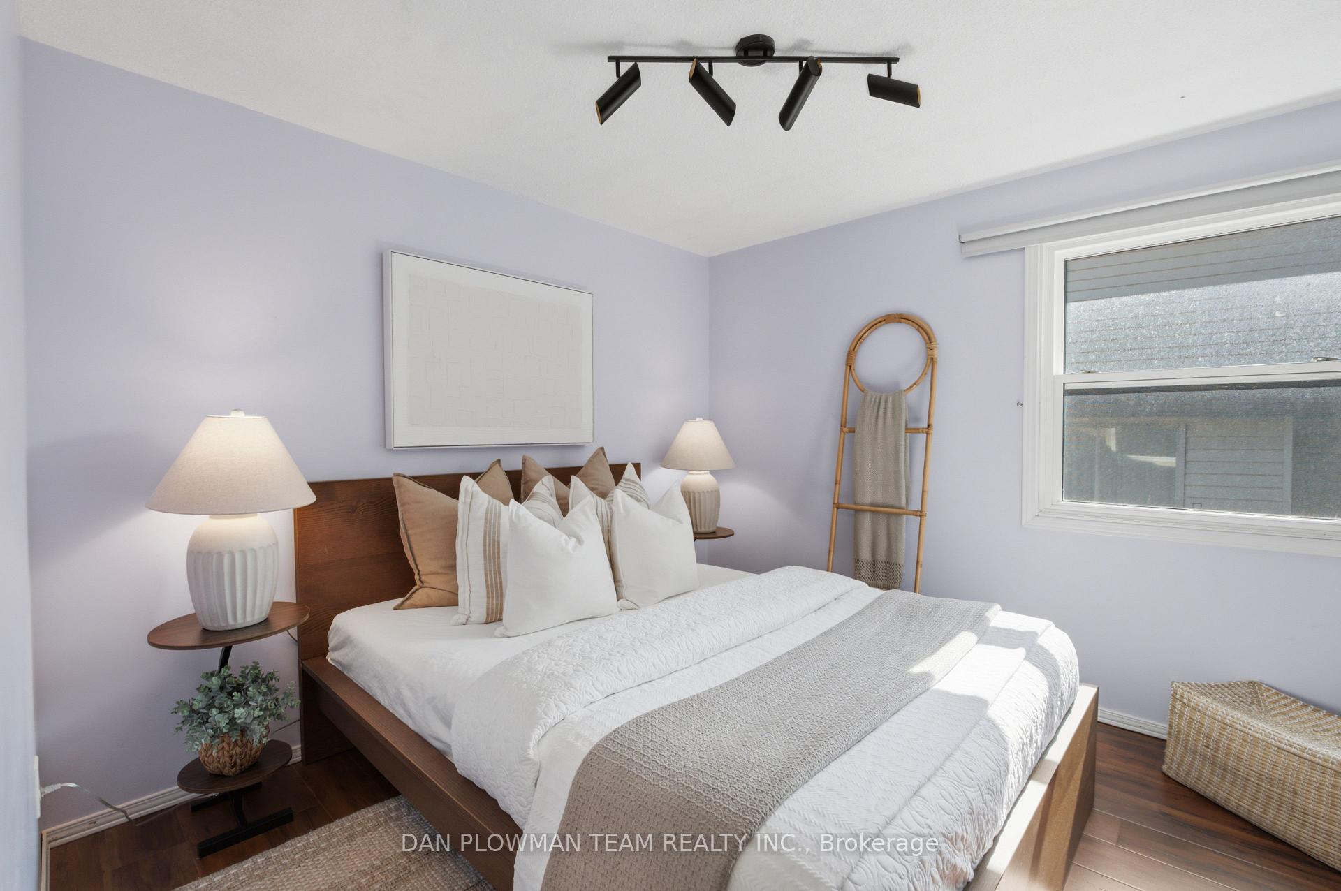 Photo 19 of 733 Tarn Court, Oshawa, McLaughlin — HOMEH