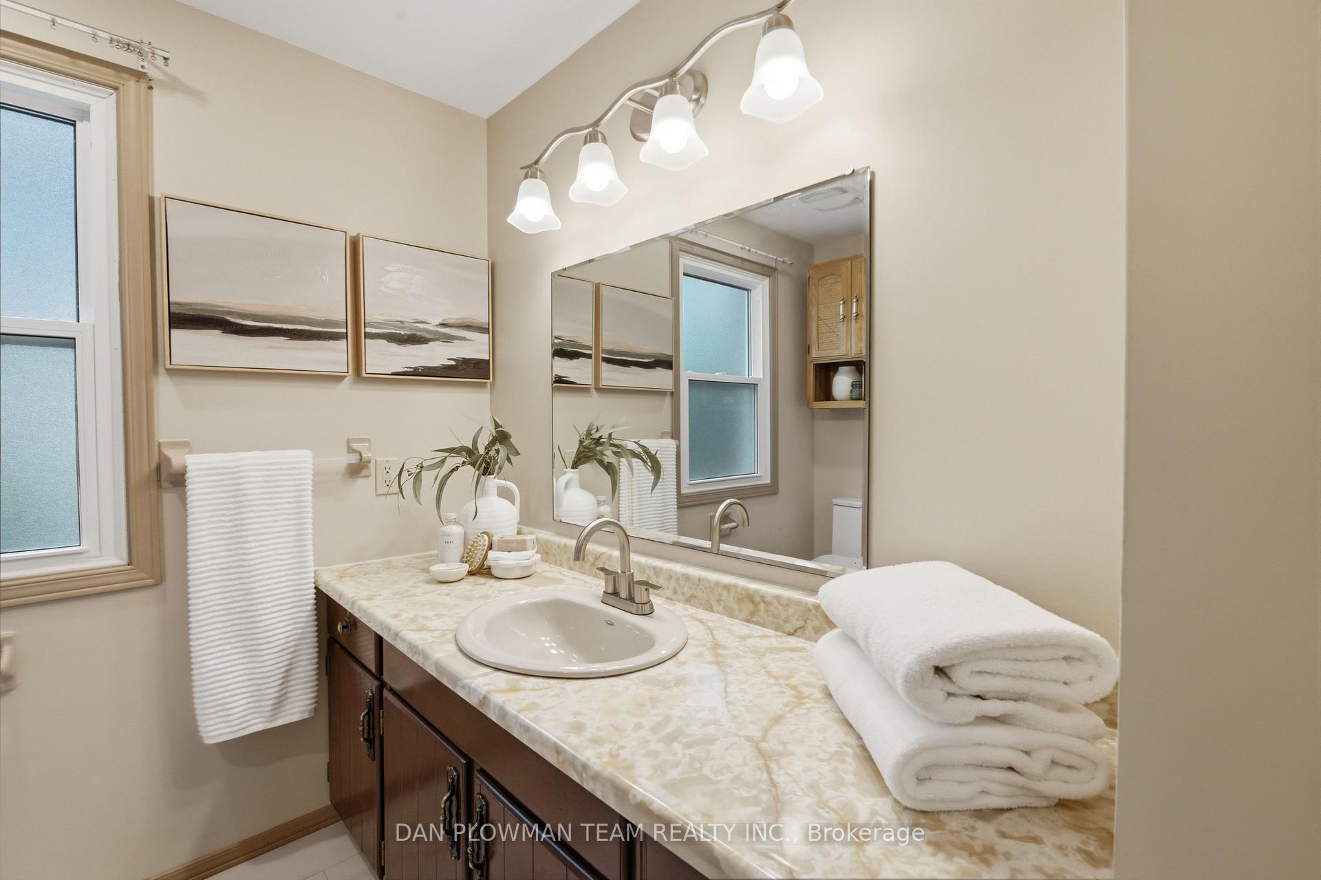 Photo 21 of 733 Tarn Court, Oshawa, McLaughlin — HOMEH