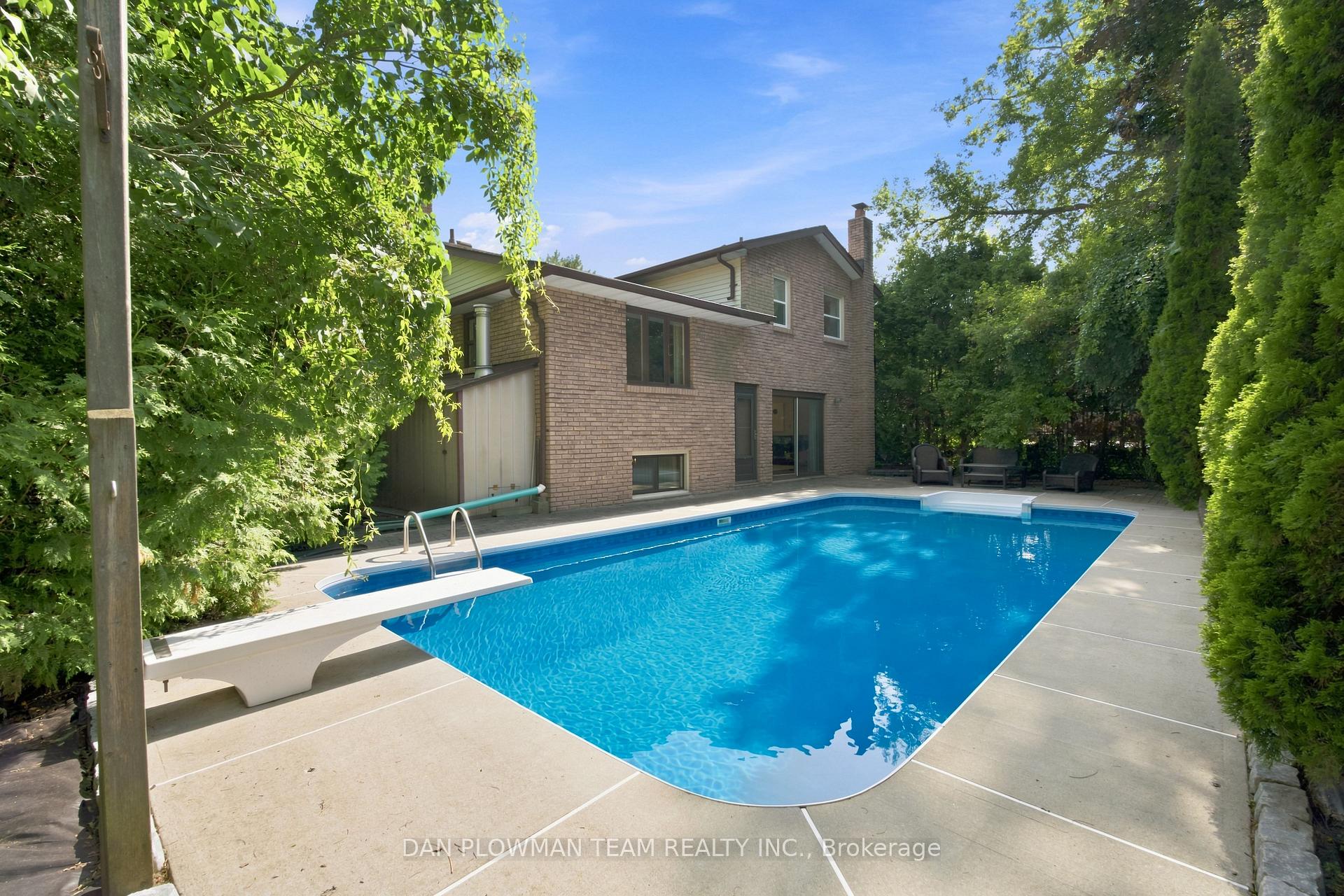 Photo 28 of 733 Tarn Court, Oshawa, McLaughlin — HOMEH