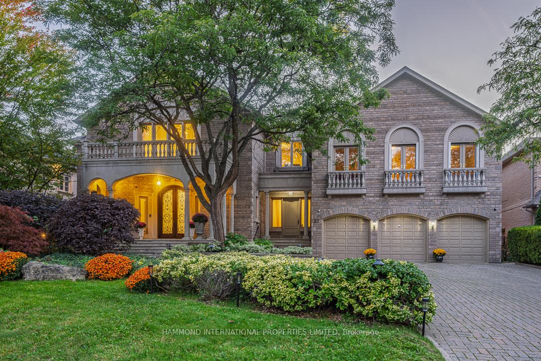 Photo 2 of 32 Arjay Crescent, North York, Bridle Path-Sunnybrook-York Mills — HOMEH