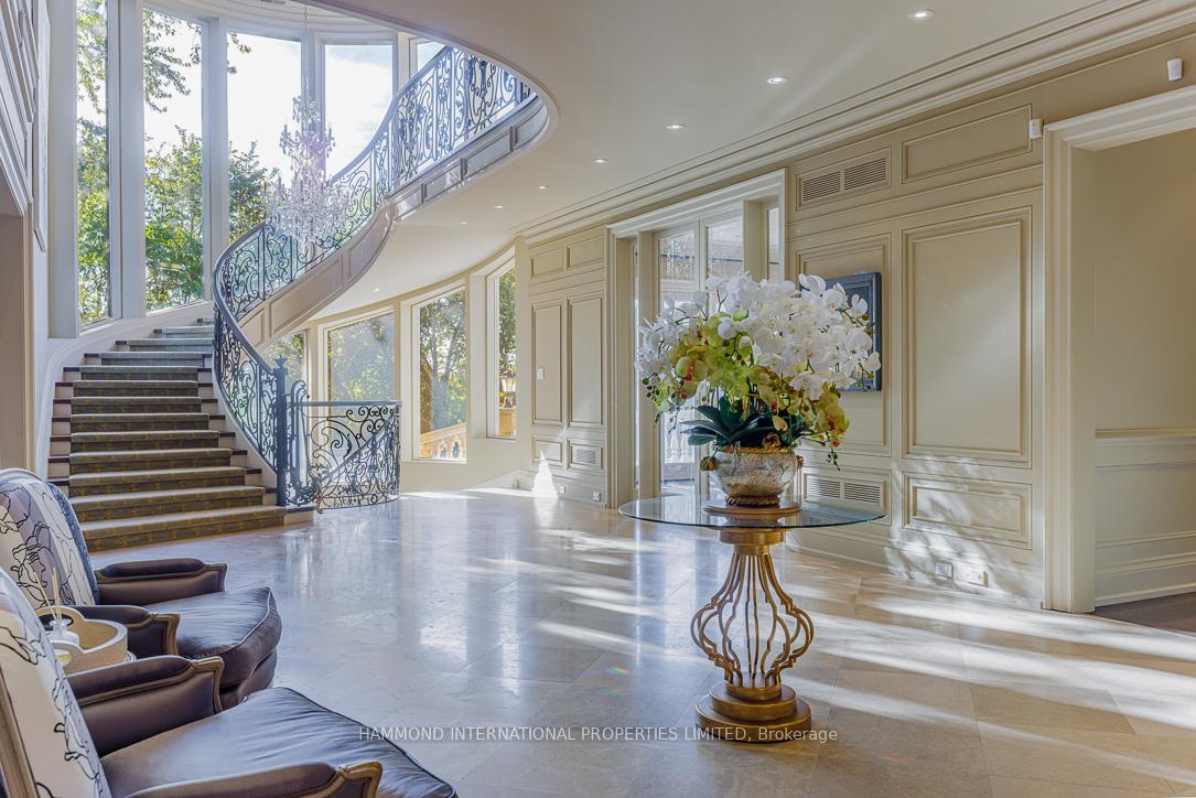 Photo 7 of 32 Arjay Crescent, North York, Bridle Path-Sunnybrook-York Mills — HOMEH