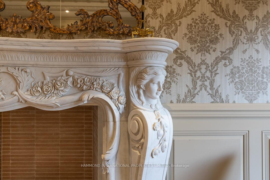 Photo 10 of 32 Arjay Crescent, North York, Bridle Path-Sunnybrook-York Mills — HOMEH