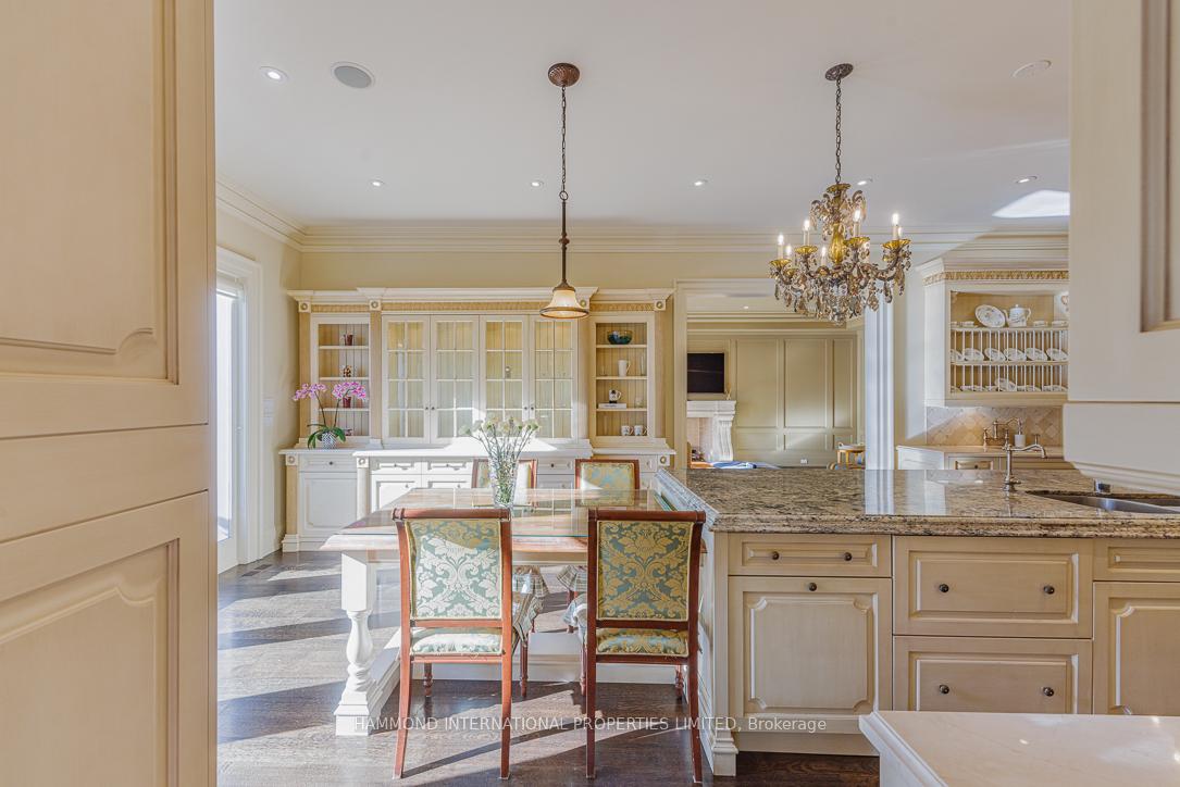 Photo 15 of 32 Arjay Crescent, North York, Bridle Path-Sunnybrook-York Mills — HOMEH