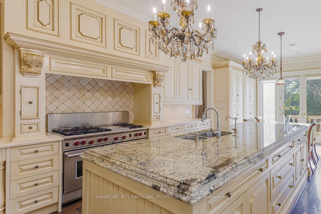 Photo 16 of 32 Arjay Crescent, North York, Bridle Path-Sunnybrook-York Mills — HOMEH