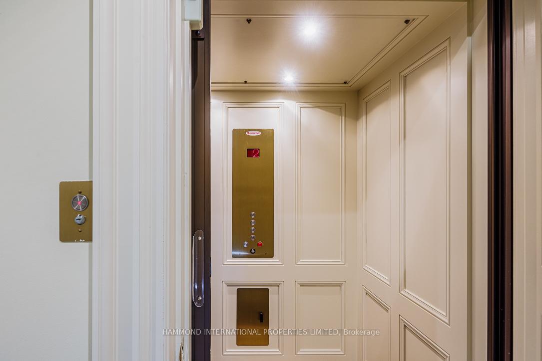 Photo 25 of 32 Arjay Crescent, North York, Bridle Path-Sunnybrook-York Mills — HOMEH